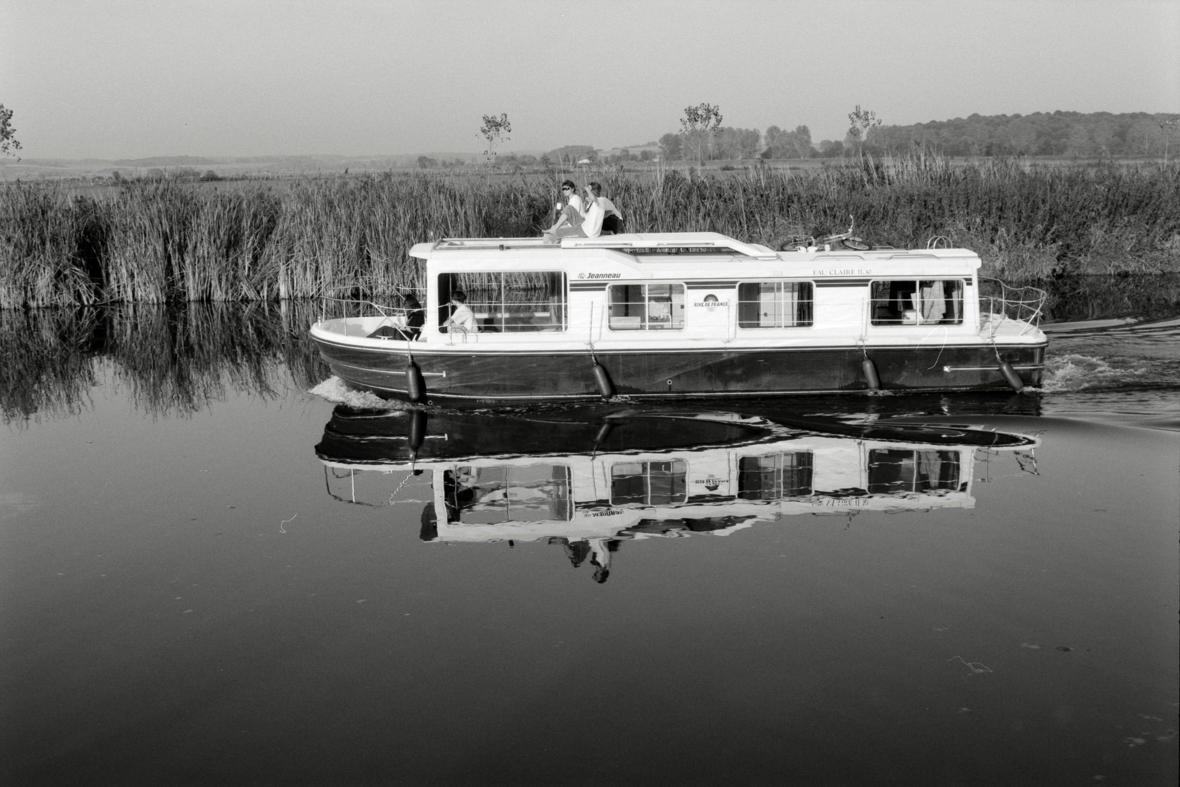 AHP F1990 09 007 sc250506 img18 NLP